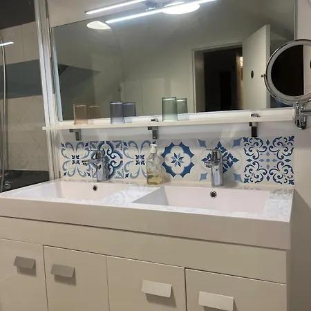 Semesterbostad Maison De Charme 10 Personnes Avec Parking Armada Rouen 2027