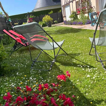 Сasa de vacaciones Villa familiale 4 chambres, confort et climatisation au 2e étage proche Rouen