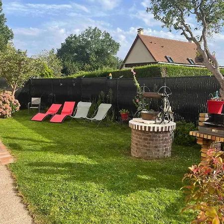 Сasa de vacaciones Villa familiale 4 chambres, confort et climatisation au 2e étage proche Rouen